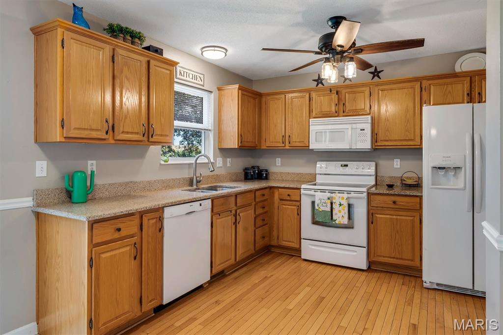 908 Amesbury Court Property Photo 14