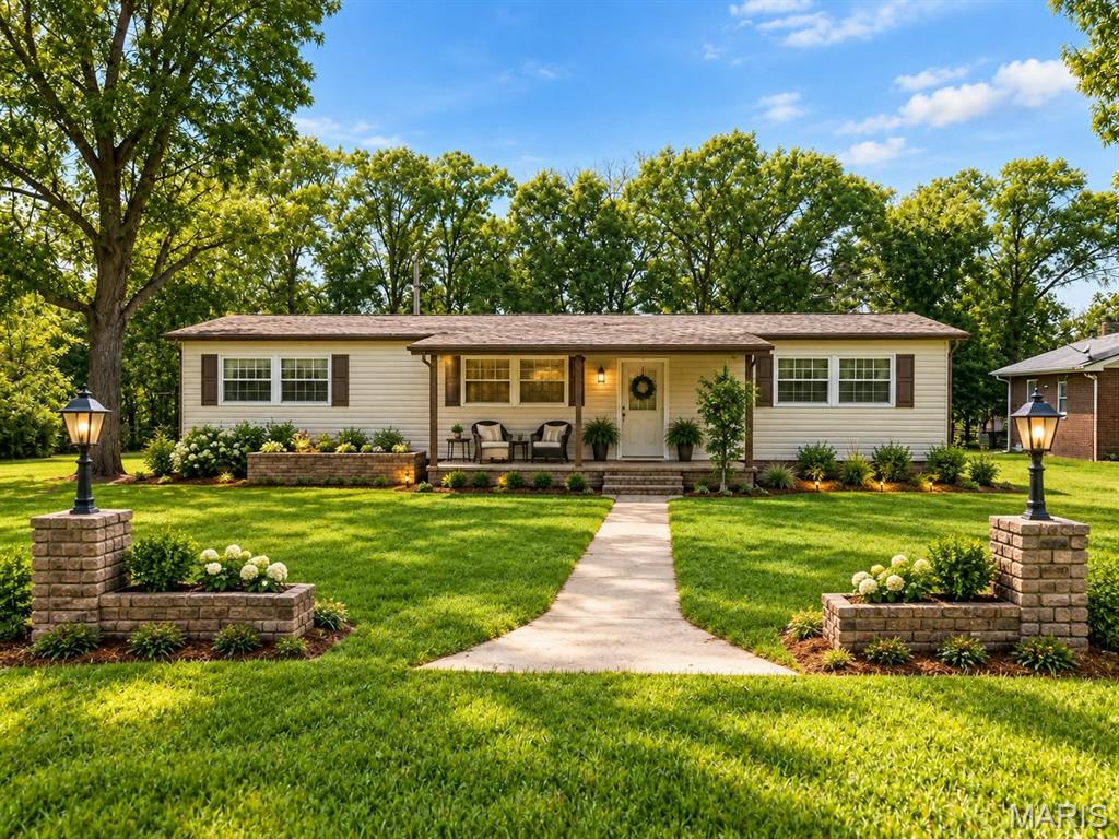 13755 State Route C Property Photo 1