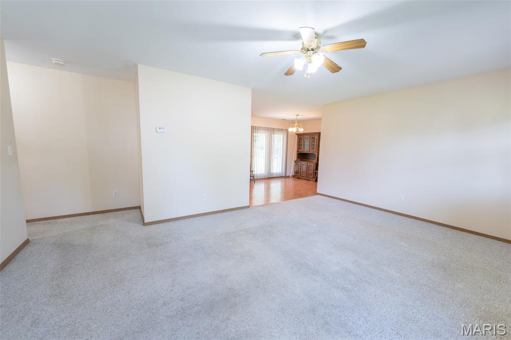 406 E Trades Drive Property Photo 9