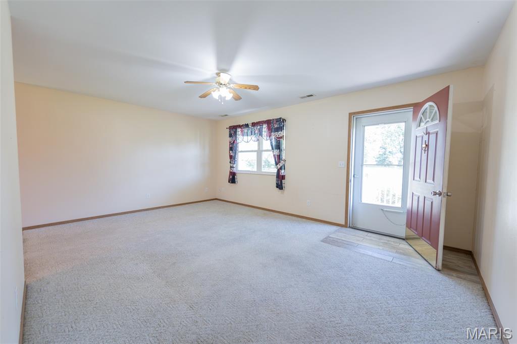 406 E Trades Drive Property Photo 10