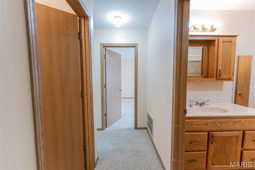 406 E Trades Drive Property Photo 18