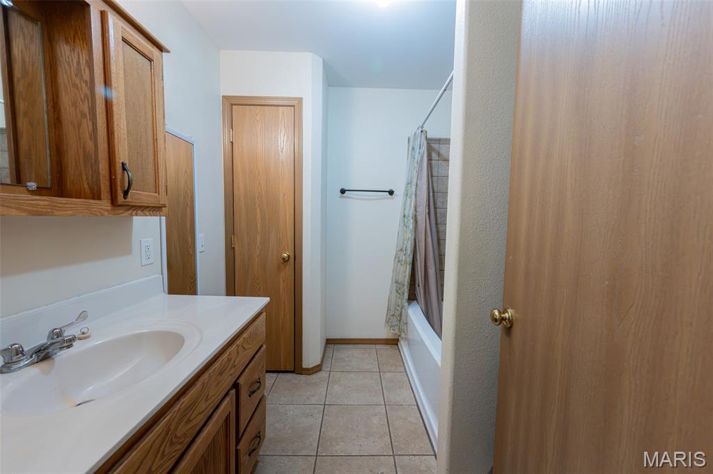 406 E Trades Drive Property Photo 23