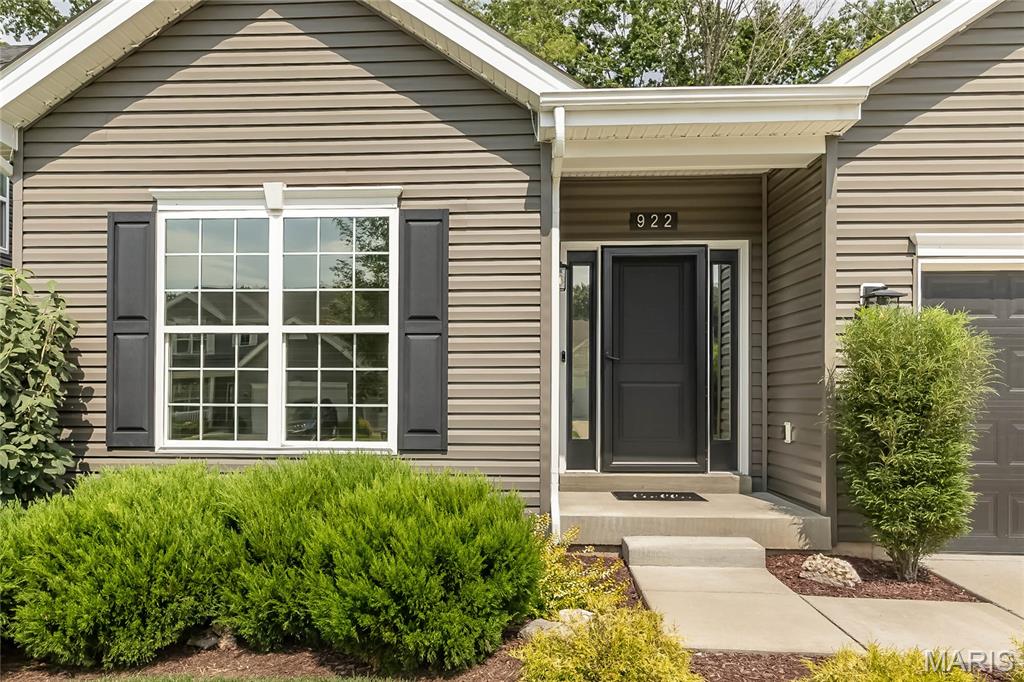 922 Boulder Crest Court Property Photo 3