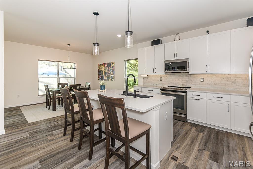 922 Boulder Crest Court Property Photo 8