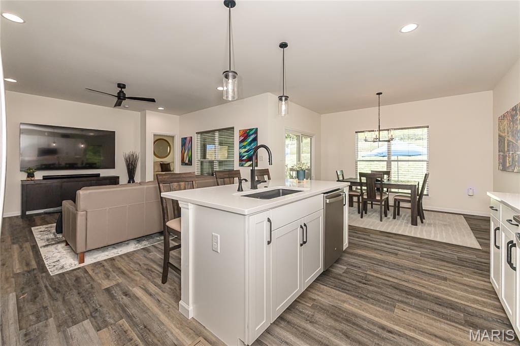 922 Boulder Crest Court Property Photo 12