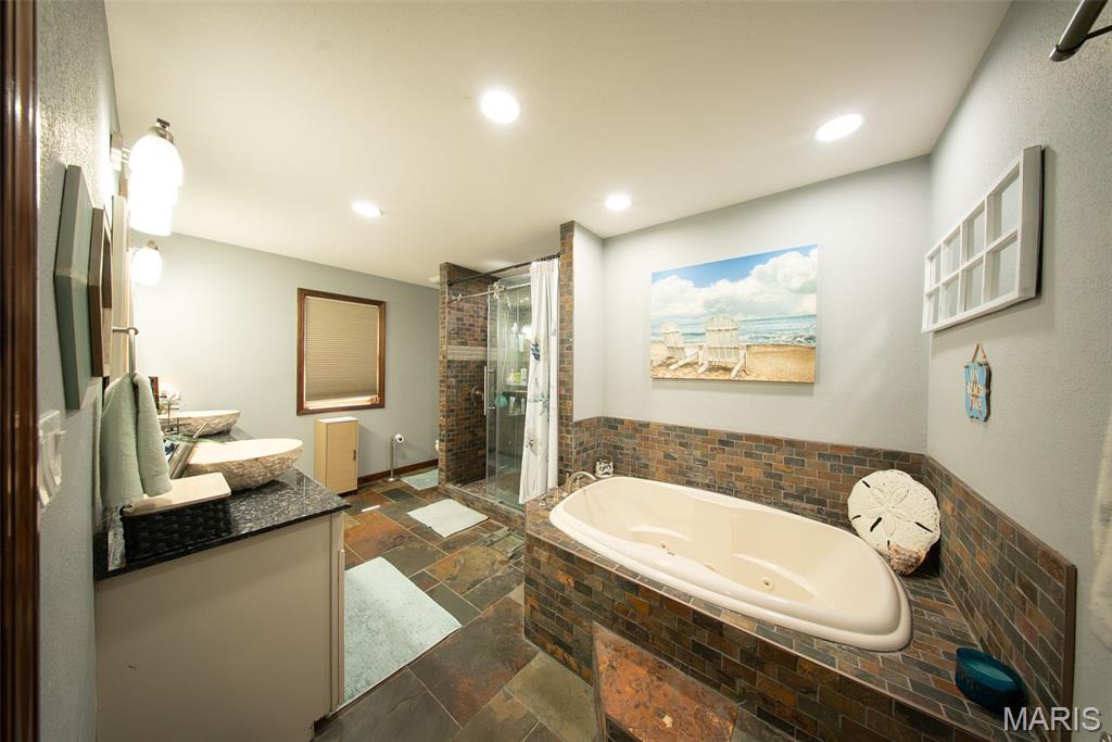 2202 Lindberg Road Property Photo 9