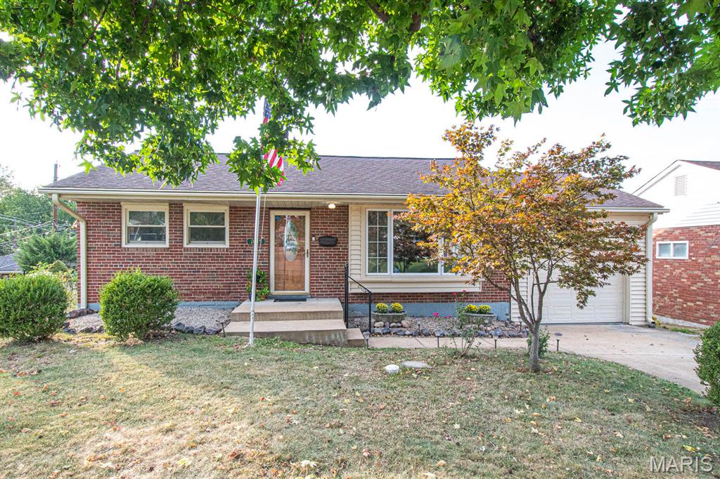 7045 Parkwood Street Property Photo 1