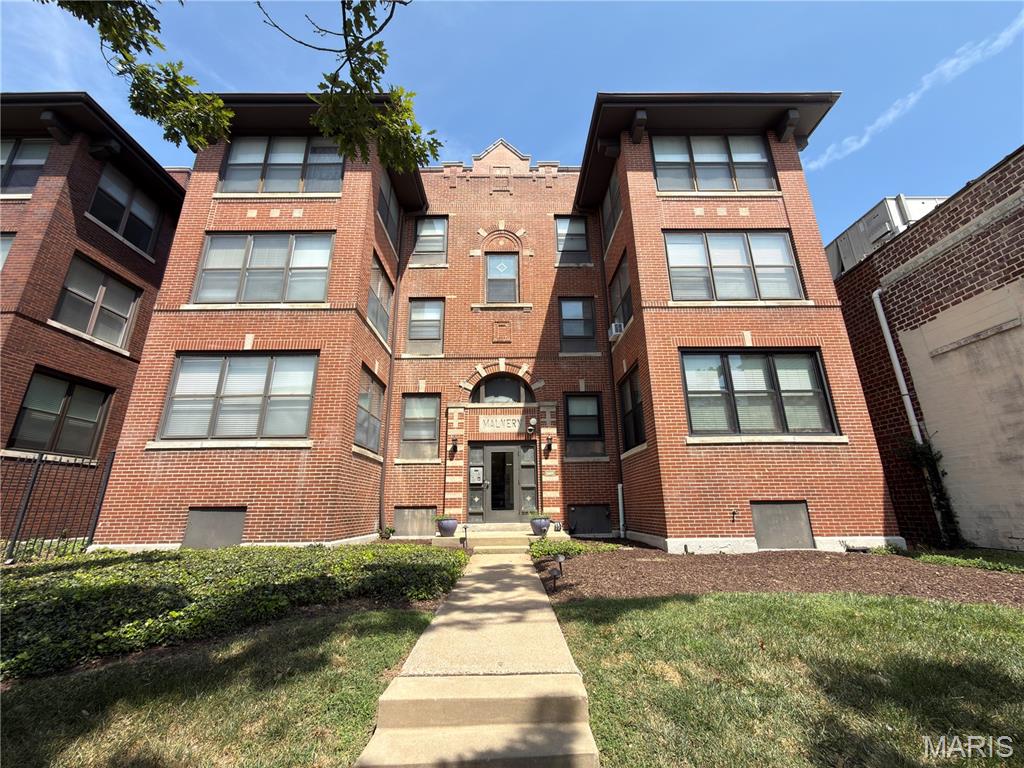 5621 Pershing Avenue 13 Property Photo 1
