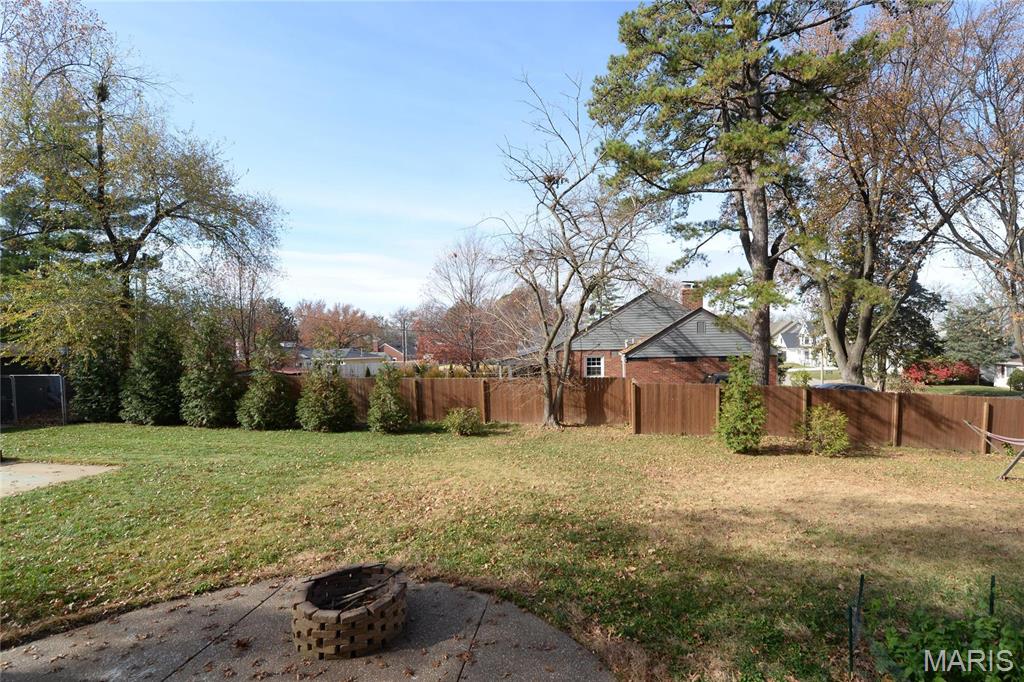 929 Robert Place Property Photo 39