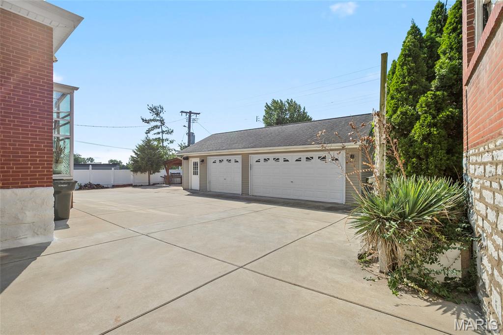 6120 Victoria Avenue 0 Property Photo 5