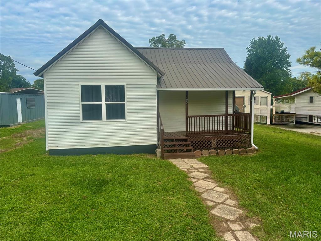 705 4th Street Property Photo 1