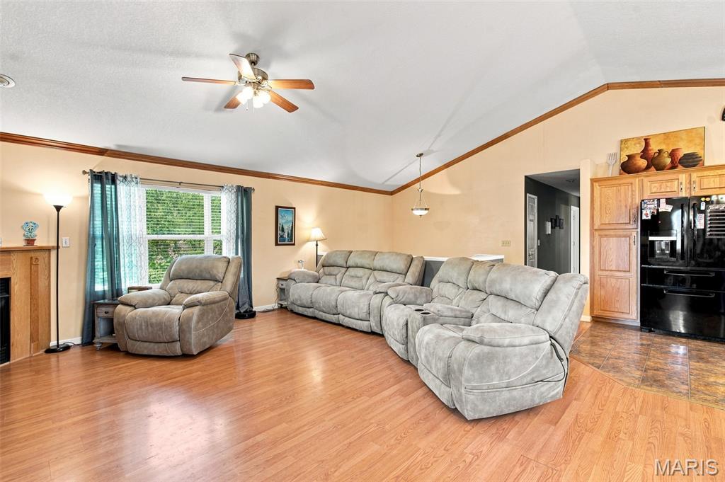 3038 Wolf Run Property Photo 5