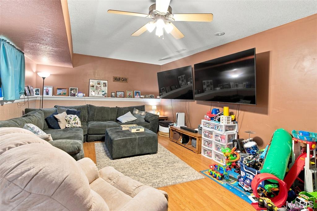 3038 Wolf Run Property Photo 22