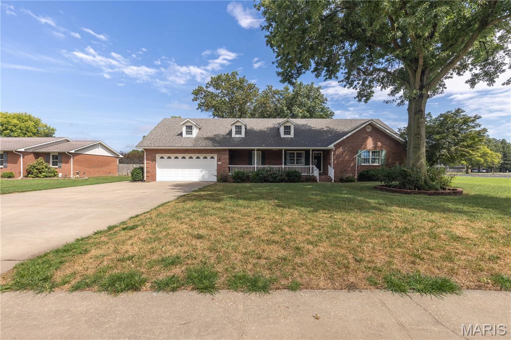 210 Holmes Drive Property Photo 1