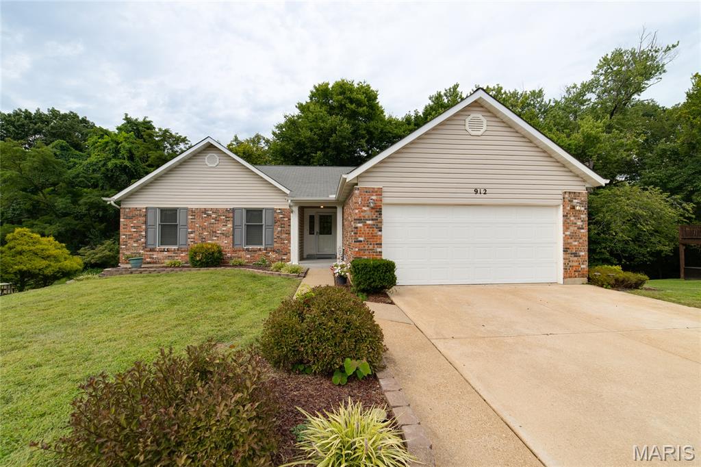 912 Gastorf Place Property Photo 1