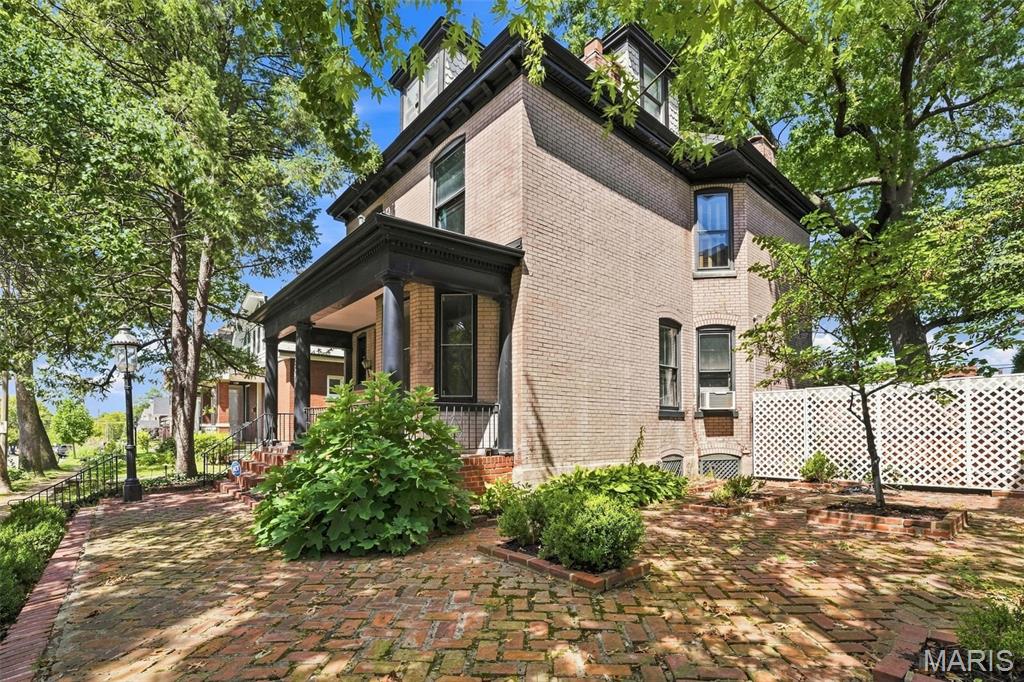 5253 Devonshire Avenue Property Photo 3