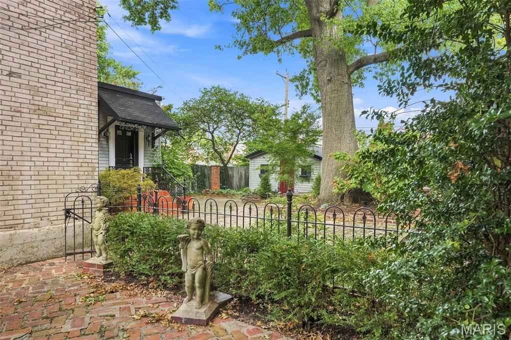 5253 Devonshire Avenue Property Photo 35