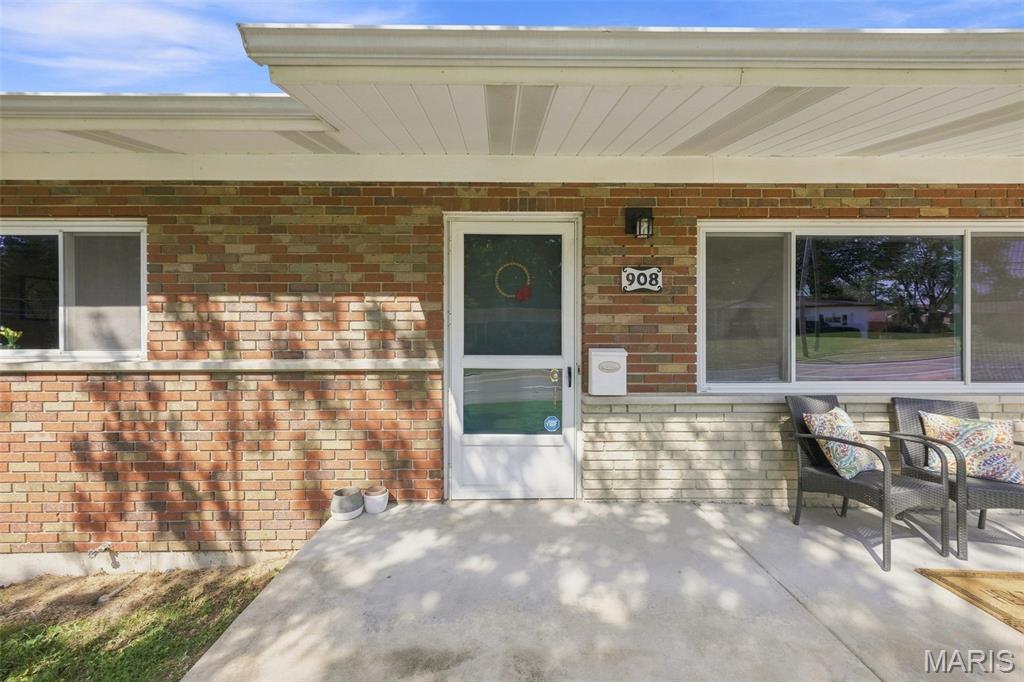 908 Buckley Road Property Photo 1