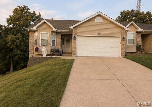 200 Meadowview Drive Property Photo 1