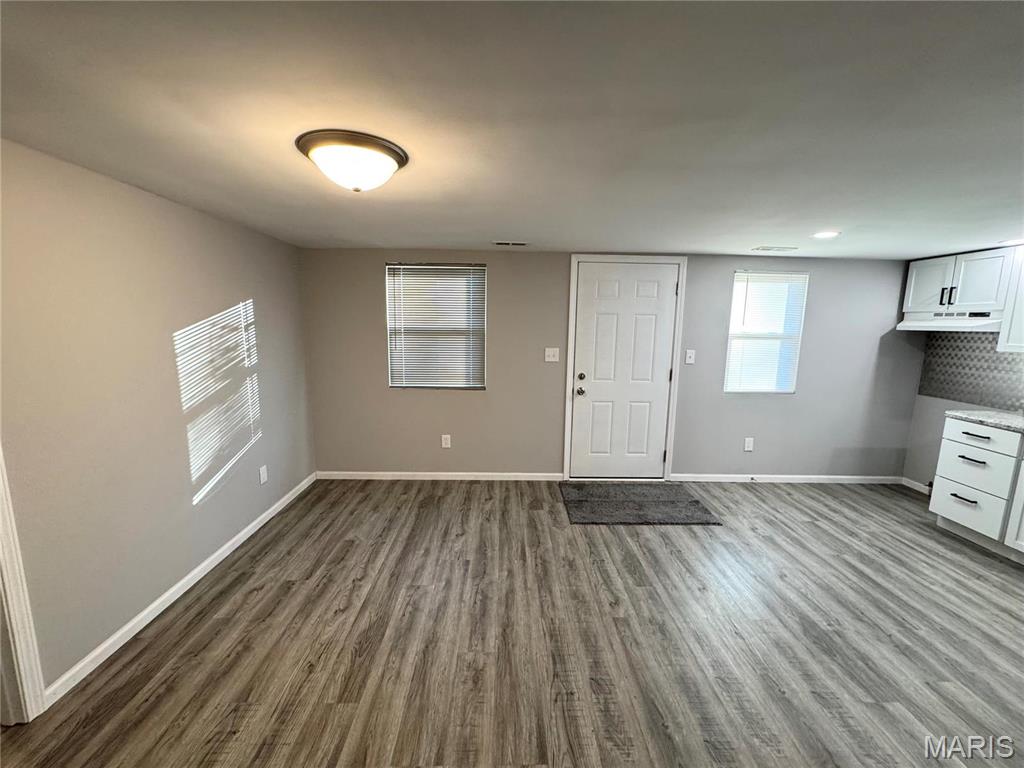 104 E Adams Street Property Photo 4