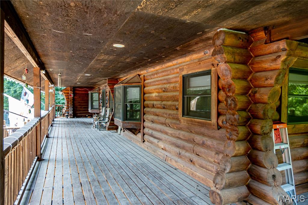 2441 E Rock Creek Road Property Photo 4
