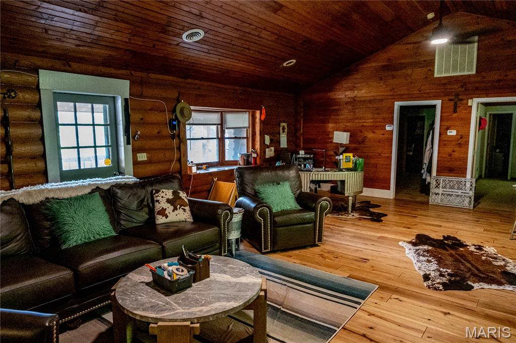 2441 E Rock Creek Road Property Photo 6
