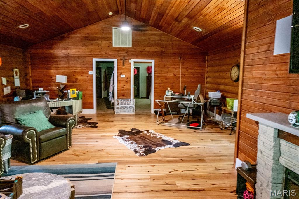 2441 E Rock Creek Road Property Photo 7