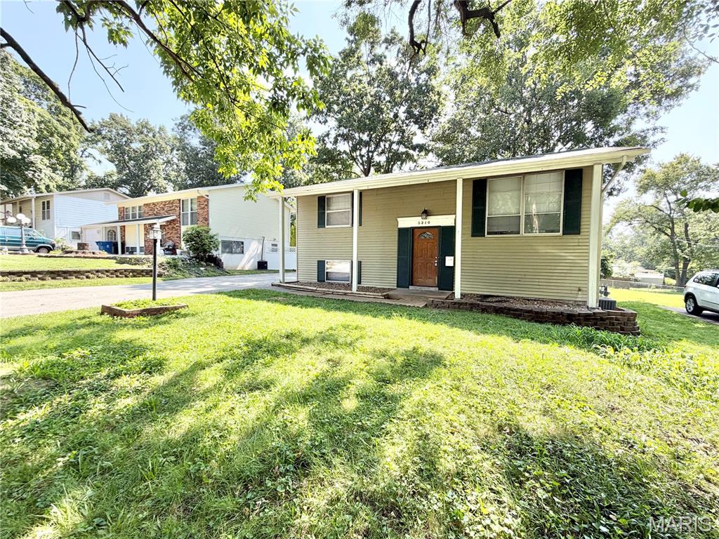 5210 Ville Cecelia Lane Property Photo 1
