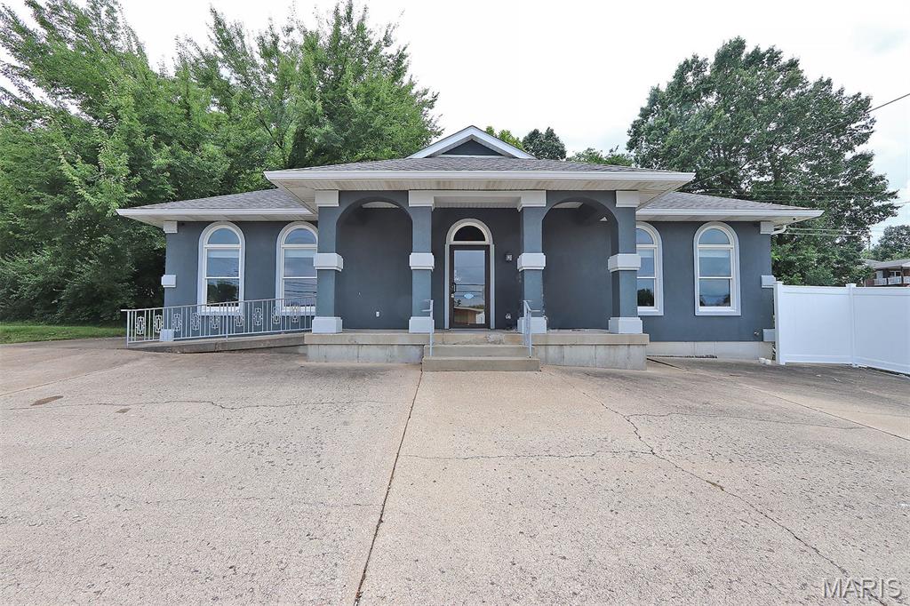 819 E Main Street Property Photo 1