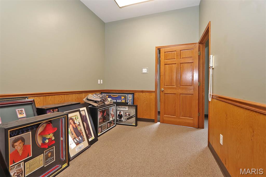 819 E Main Street Property Photo 34