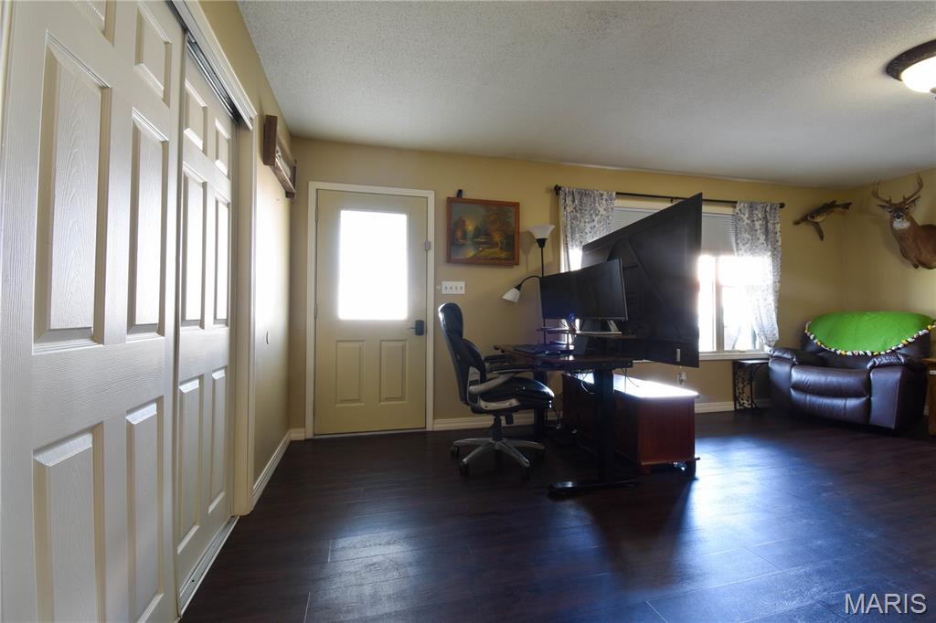310 W Mill Street Property Photo 4