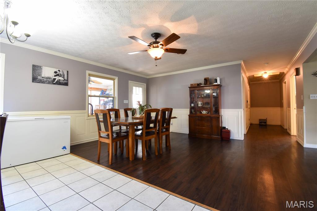 310 W Mill Street Property Photo 6