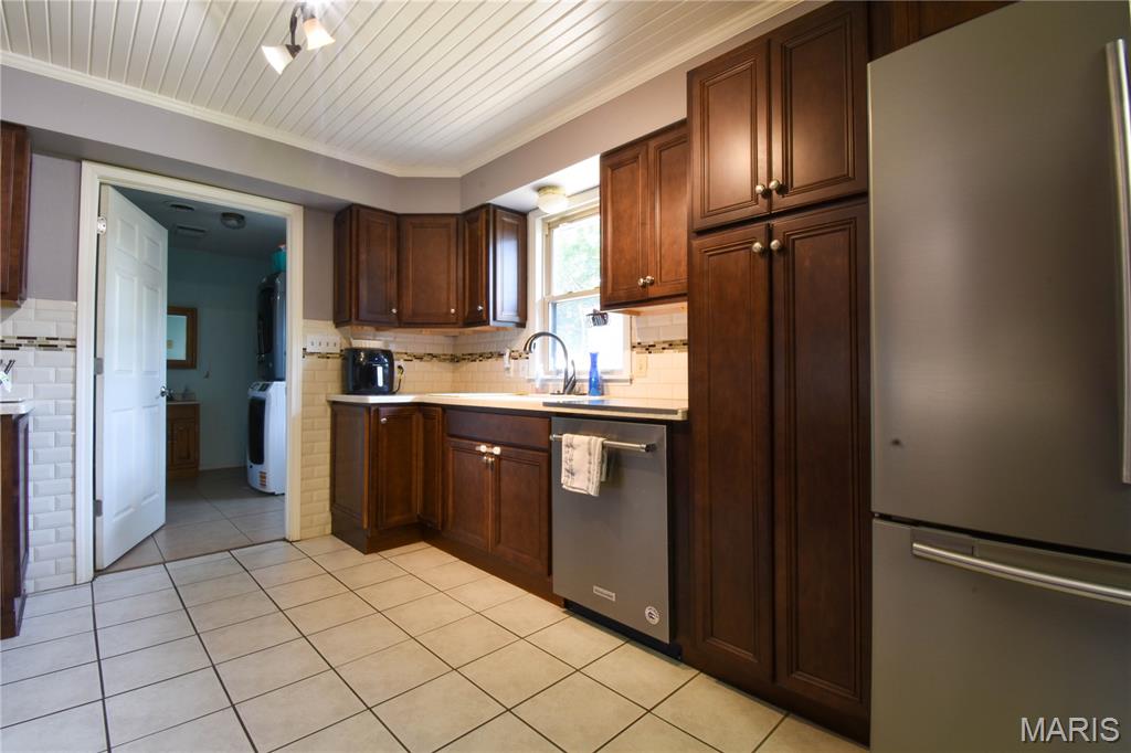 310 W Mill Street Property Photo 8