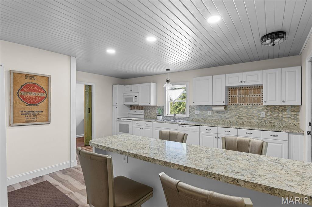211 2nd Street Property Photo 3
