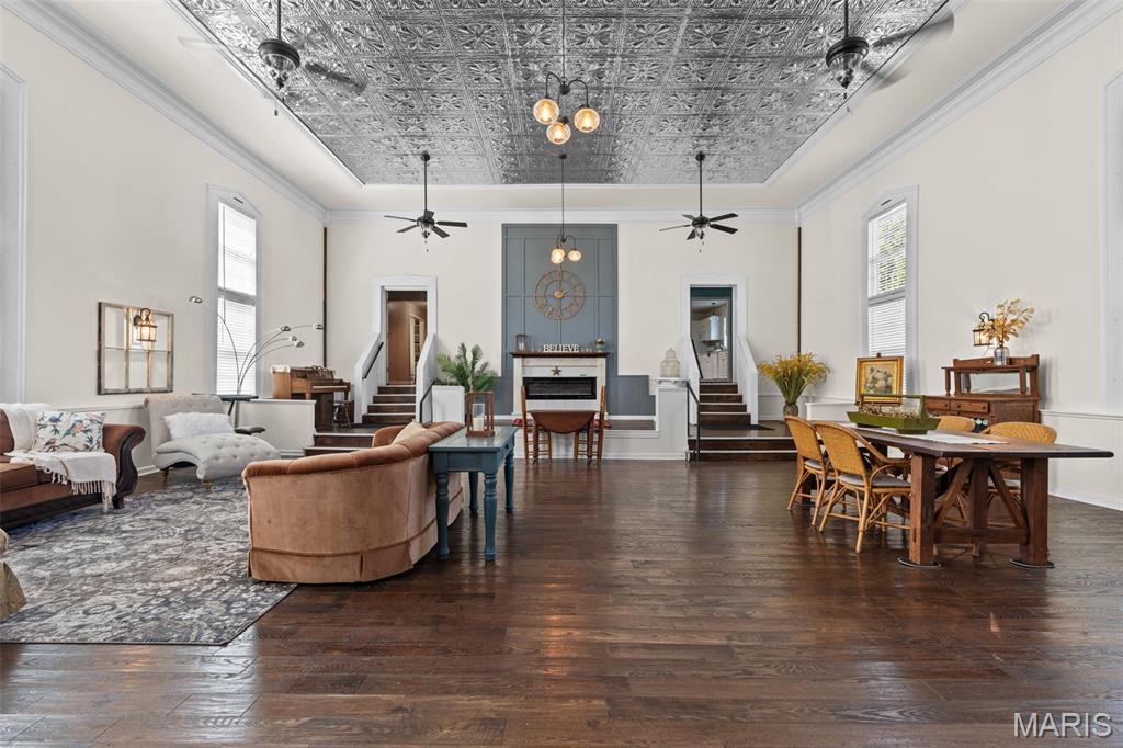 211 2nd Street Property Photo 11