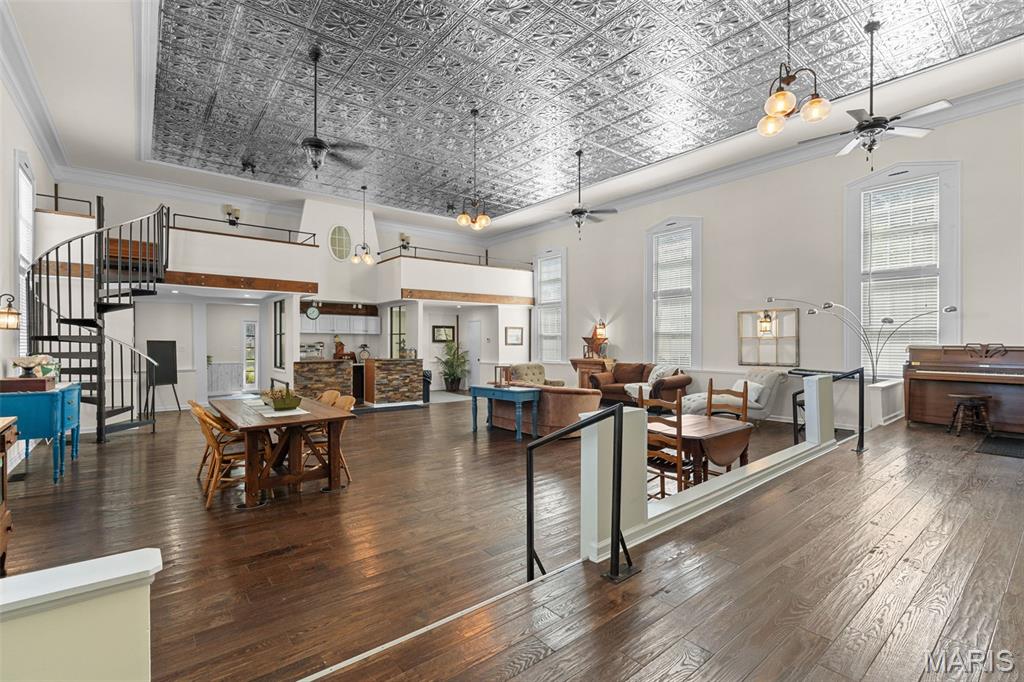 211 2nd Street Property Photo 12