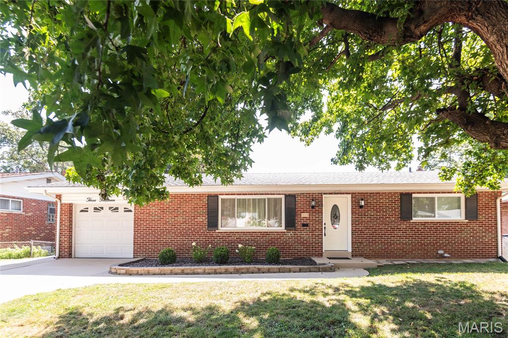 314 Charing Lane Property Photo 1