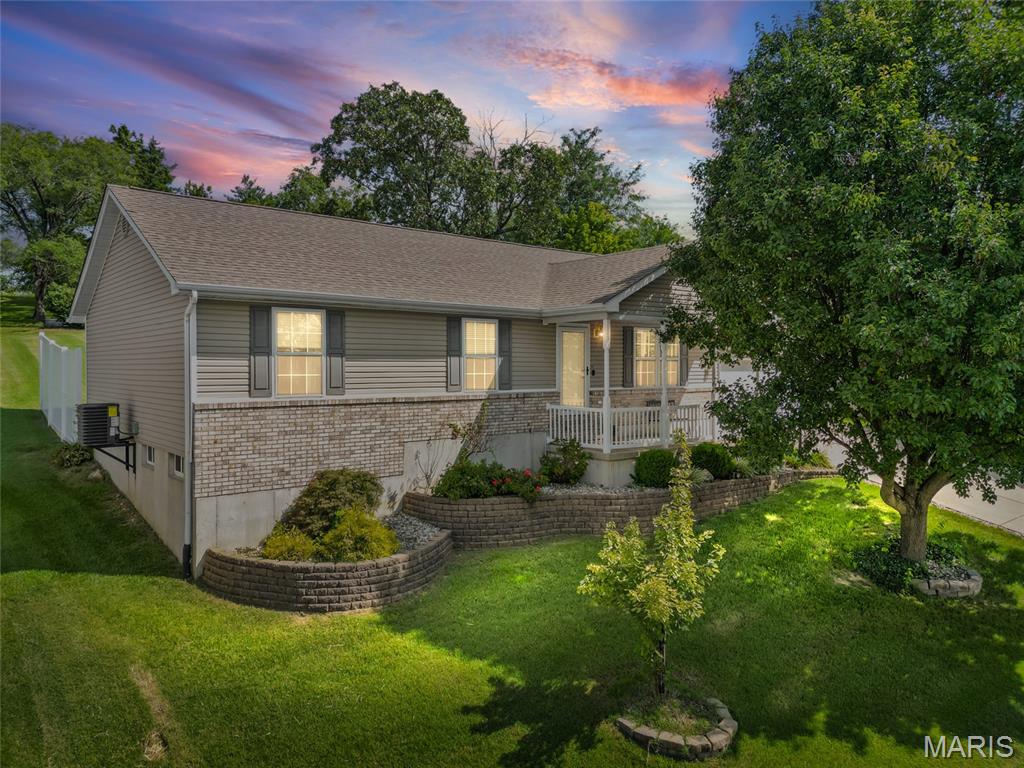 559 Monty View Property Photo 1