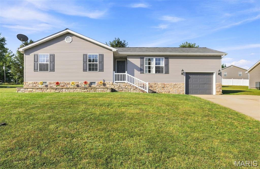 1137 Stone Crest Property Photo 1