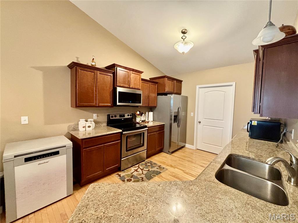 840 Topaz Court Property Photo 9