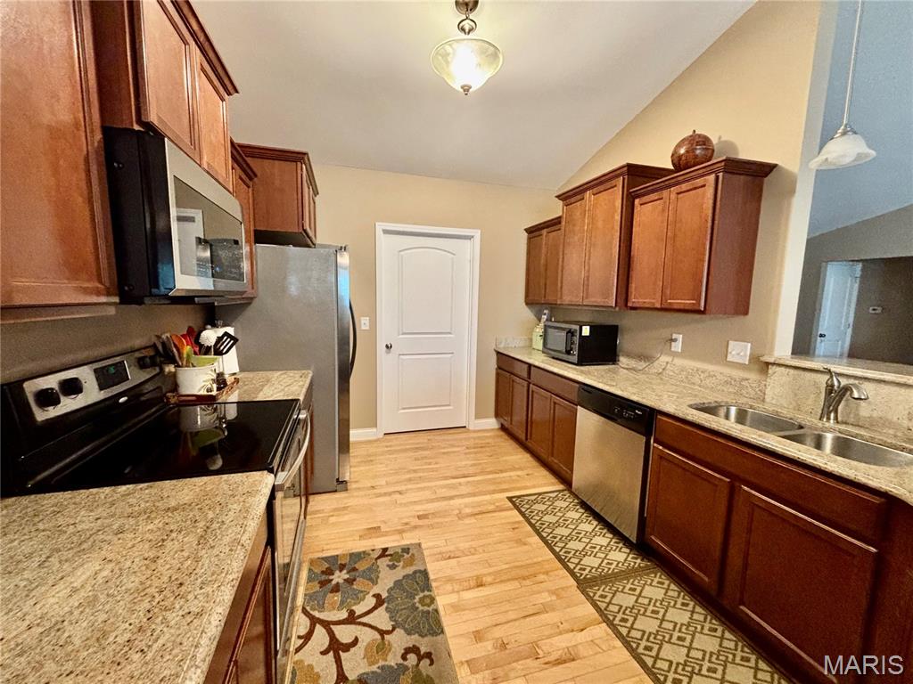 840 Topaz Court Property Photo 10