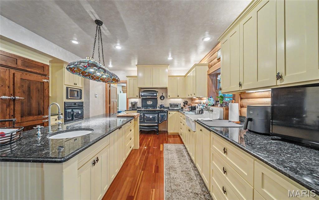 10000 Skylark Lane Property Photo 19