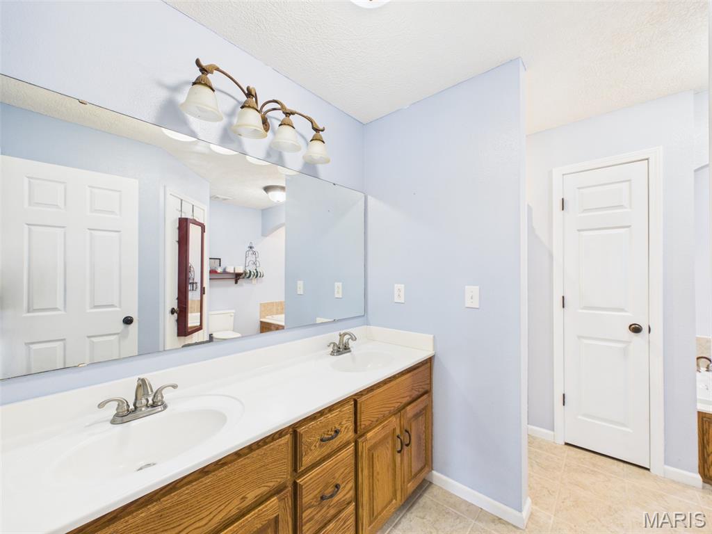 15455 Top Drive Property Photo 14