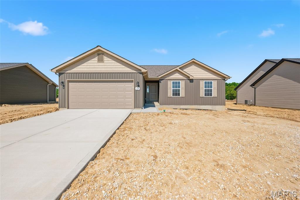 1011 Samwise Street Property Photo 4