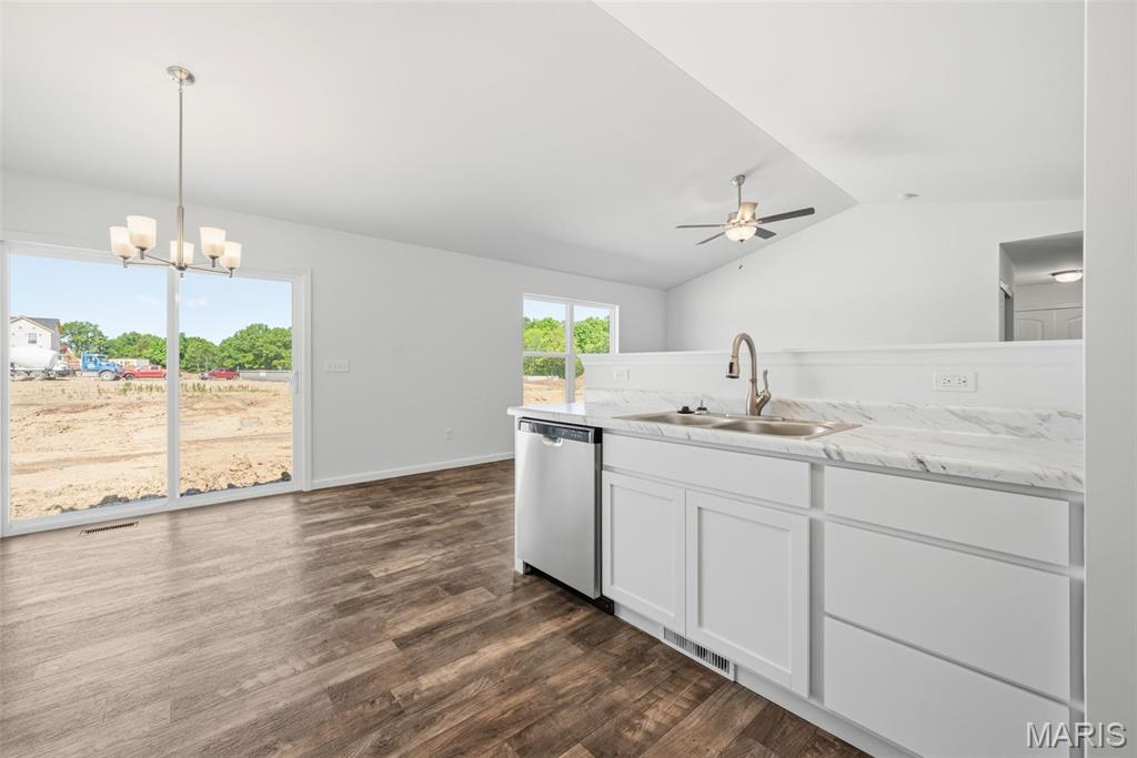 1011 Samwise Street Property Photo 23