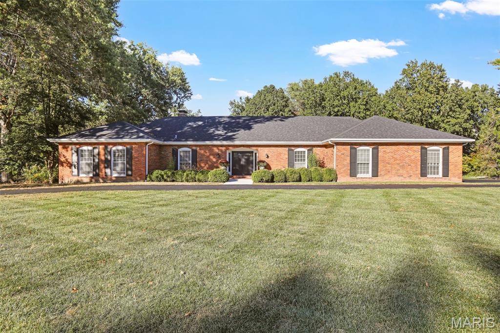 11 Rolling Rock Lane Property Photo 3