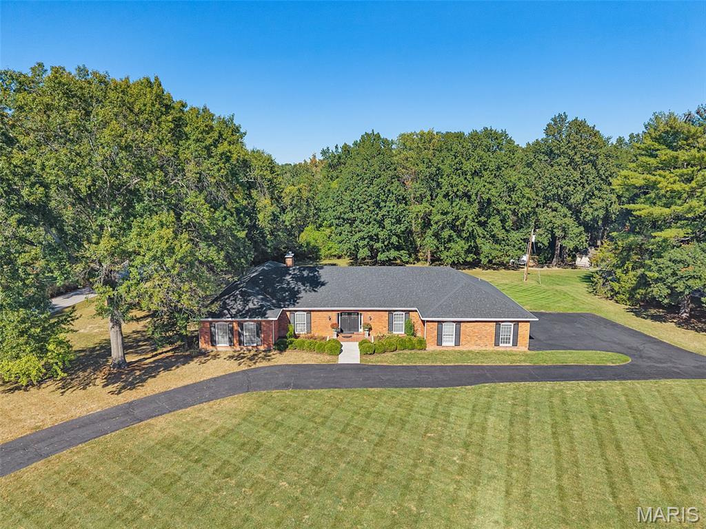 11 Rolling Rock Lane Property Photo 4