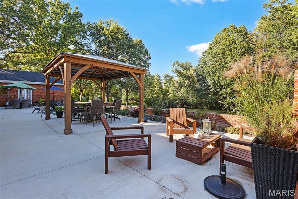 11 Rolling Rock Lane Property Photo 49