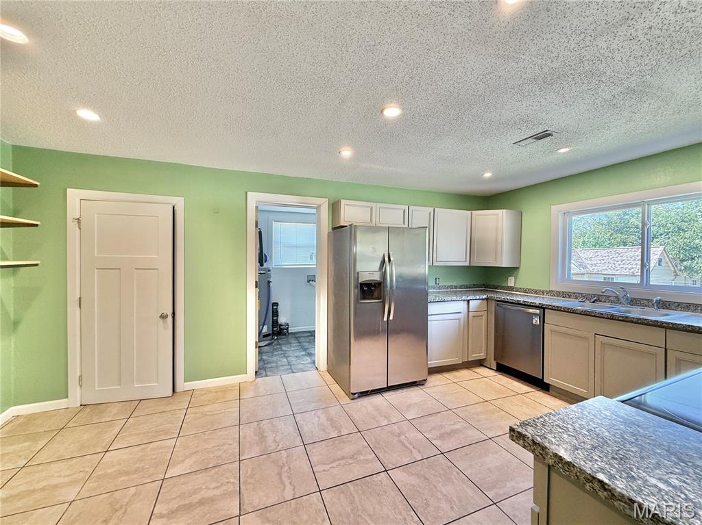 819 Stewart Street Property Photo 12