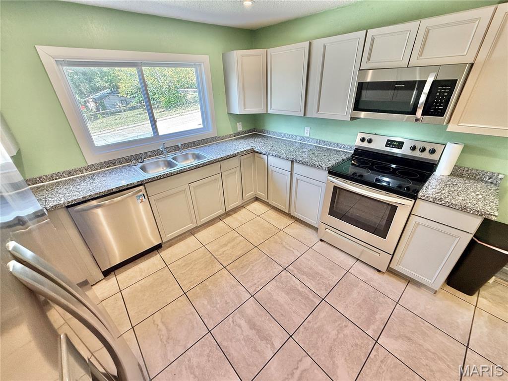 819 Stewart Street Property Photo 18
